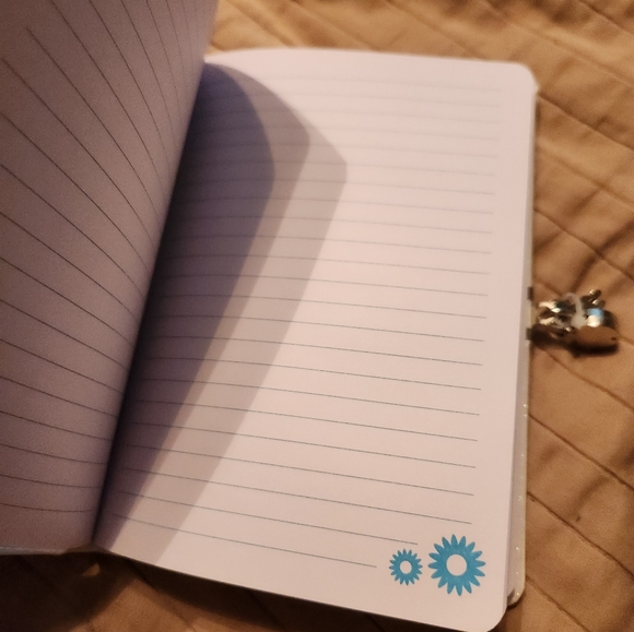 Glitter Kitty Diary - Picture 3 of 7